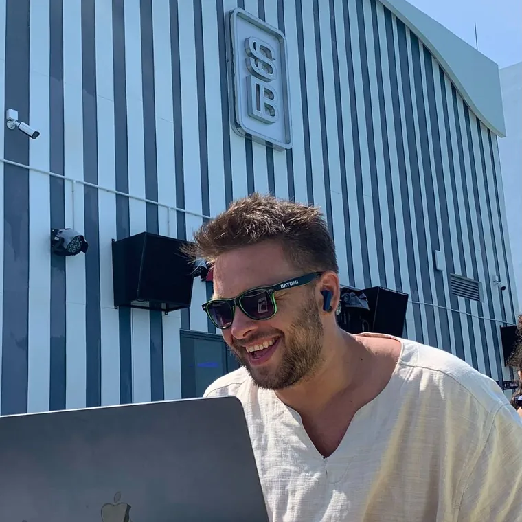 Philipp Gross Kochnov working from Batumi, Georgia